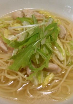 鶏肉と水菜のスープパスタ-レシピのメイン写真