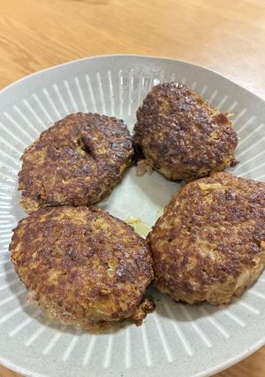 カマンベールチーズ入りハンバーグ-レシピのメイン写真