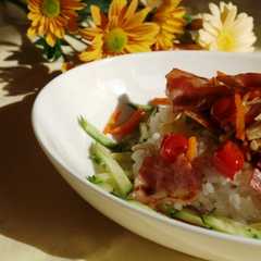 รูปของ 朝食にぴったり☆ベーコン野菜のっけごはん