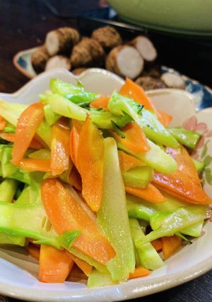 八百屋さんの食べ方、ブロッコリーの茎炒め-レシピのメイン写真
