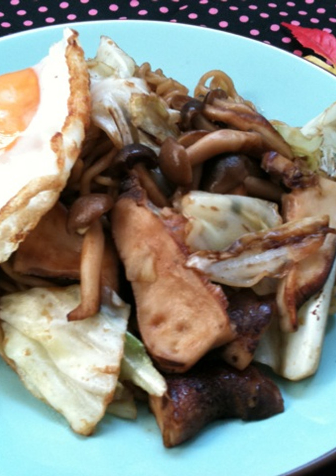 キノコの焼きそば☆目玉焼き添え-レシピのメイン写真