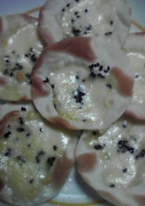 餃子の皮でパリパリゴマチーズ♪-レシピのメイン写真