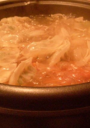 ほっかほかぁのハフハフゥ～な餃子鍋♪-レシピのメイン写真