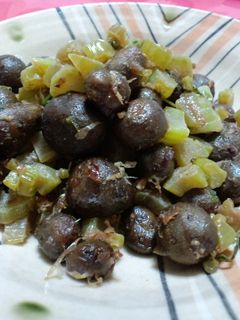 むかごと大根の葉のバタポン炒め-レシピのメイン写真
