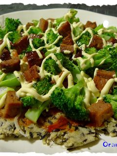 ブロッコリーと照焼ハンバーグのおからピザ-レシピのメイン写真