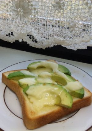 楽ちん♪うまうまアボカドチーズトースト-レシピのメイン写真