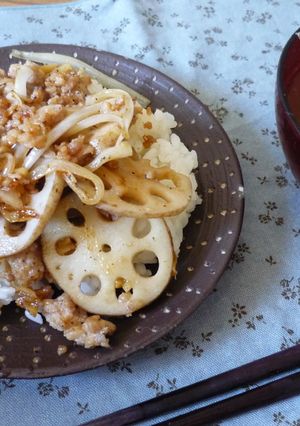 蓮根とひき肉炒めのっけごはん-レシピのメイン写真