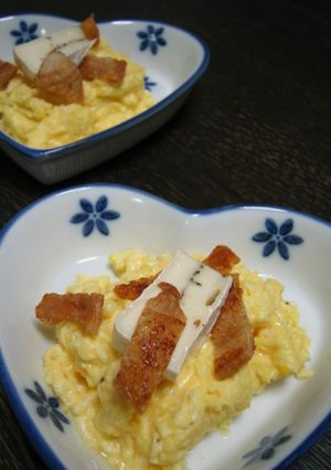カマンベールと鶏皮のオムレツ♪-レシピのメイン写真