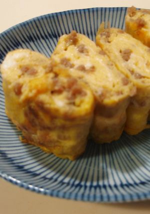 昨日のそぼろで卵焼き。（お弁当に）-レシピのメイン写真