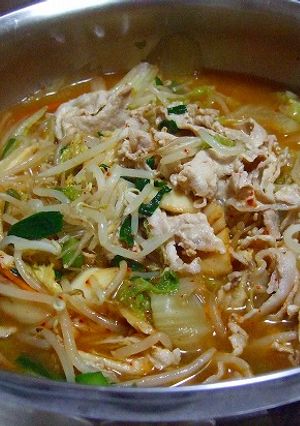 たっぷり野菜のキムチ味噌鍋♪-レシピのメイン写真