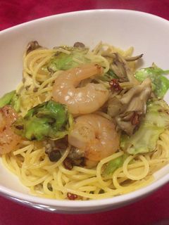 ☆エビとキャベツと舞茸のペペロンチーノ☆-レシピのメイン写真
