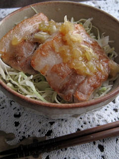 ねぎ塩ダレを使って。 ねぎ塩豚丼-レシピのメイン写真
