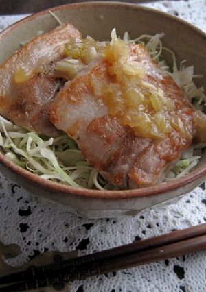 ねぎ塩ダレを使って。 ねぎ塩豚丼-レシピのメイン写真