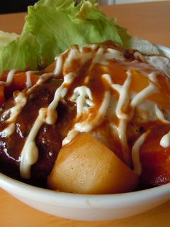 煮込みハンバーグで簡単ロコモコ-レシピのメイン写真