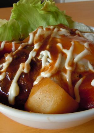 煮込みハンバーグで簡単ロコモコ-レシピのメイン写真