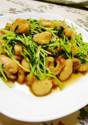鶏もも肉と豆苗の甘辛炒め-レシピのメイン写真