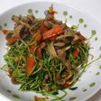豆苗と豚肉の簡単炒め物~☆