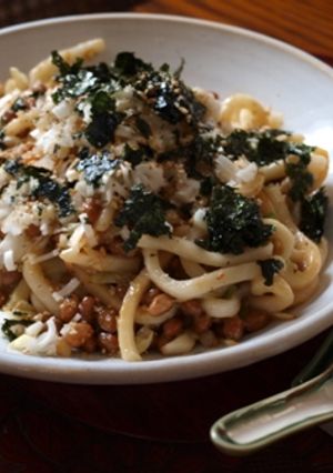 納豆と刻みうどんのごま油焼き-レシピのメイン写真