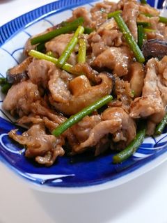 ニンニクの芽と豚肉のしょうが焼風?炒め-レシピのメイン写真