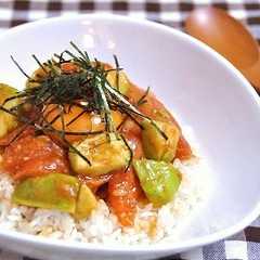 รูปของ サーモンアボカドユッケ丼
