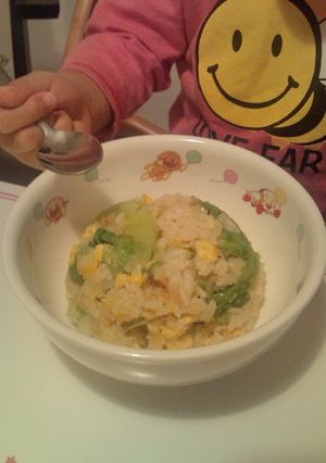 子どももパクパク♪うちのレタスチャーハン-レシピのメイン写真
