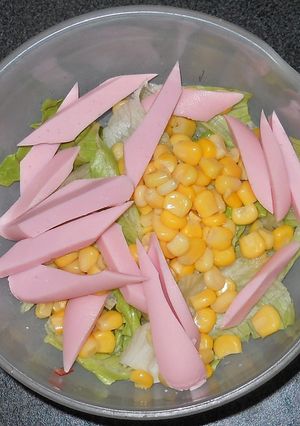 魚肉ソーセージ＆コーン＆レタスのサラダ-レシピのメイン写真