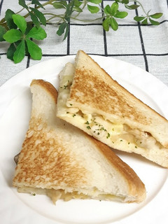チーズときのこのホットサンド-レシピのメイン写真