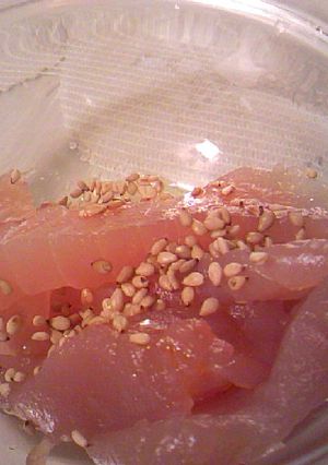 マグロの塩胡麻ラー油和え-レシピのメイン写真