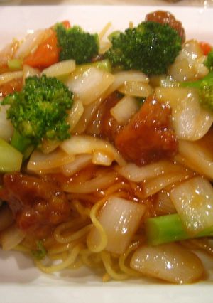 カリカリ焼きそばの上に中華名菜　酢豚-レシピのメイン写真