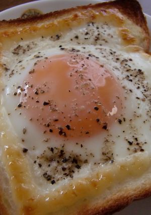マヨタマの目玉トースト-レシピのメイン写真