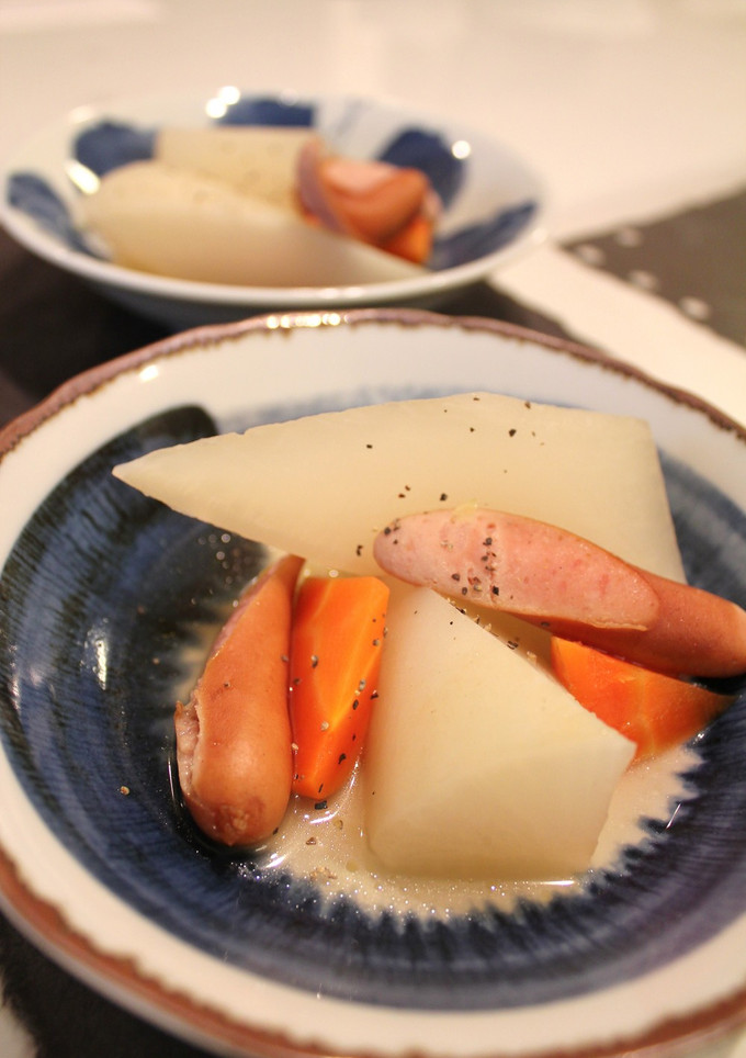 簡単すぎ☆皮つき大根のコンソメ煮-レシピのメイン写真