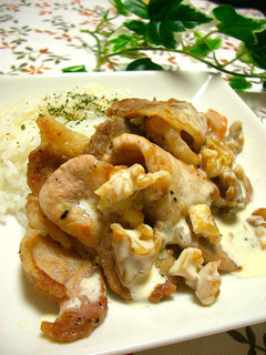 *洋風豚丼*〜クルミソースで〜-レシピのメイン写真