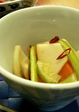 いろいろ野菜とりんごの水キムチ-レシピのメイン写真