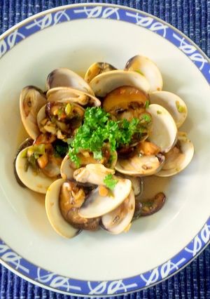 はまぐりの酒蒸し（ガーリックバター風味）-レシピのメイン写真