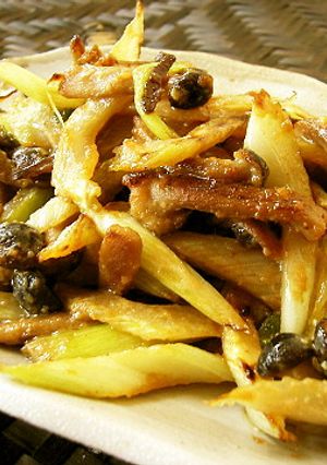 セロリが甘い！セロリと茸の味噌バター炒め-レシピのメイン写真