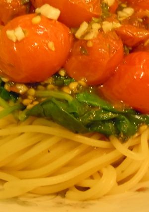 ミニトマトとほうれん草のパスタ-レシピのメイン写真