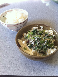 大根葉としらす炒り豆腐のっけ丼-レシピのメイン写真