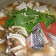 鮭とじゃがいも団子の味噌鍋(石狩鍋風)