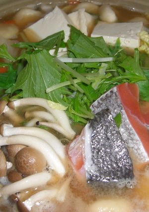 鮭とじゃがいも団子の味噌鍋（石狩鍋風）-レシピのメイン写真