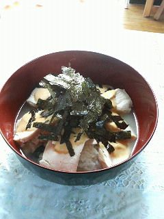 宅飲みの〆に☆蒸し鶏と梅肉のお茶漬-レシピのメイン写真