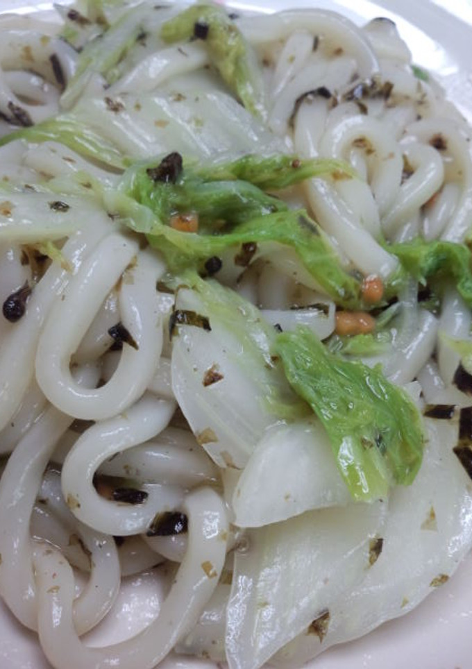 白菜の蒸し焼きうどん☆お茶漬けの素で味付-レシピのメイン写真