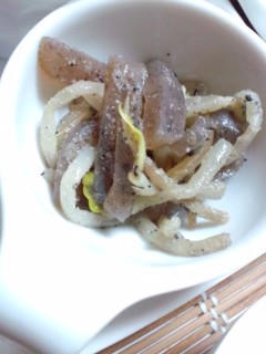 蒟蒻の黒胡麻和え-レシピのメイン写真