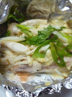 鮭のアラでちゃんちゃんホイル焼き-レシピのメイン写真