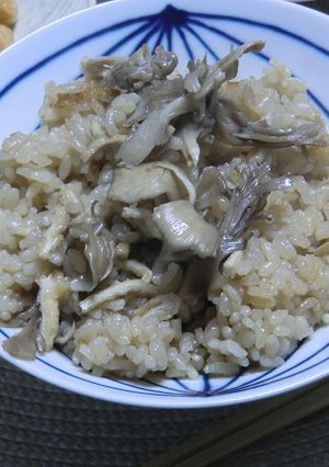 簡単＆美味しい☆舞茸とあげの炊き込みご飯-レシピのメイン写真