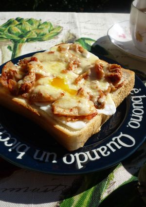 目玉焼きのせキムチーズトースト-レシピのメイン写真