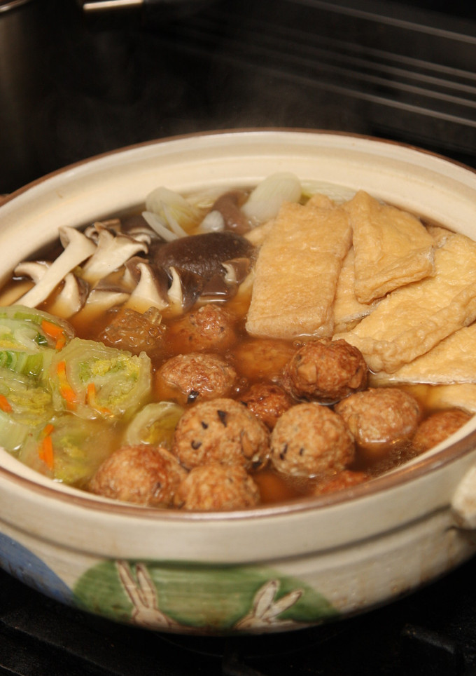 豚肉の揚げ団子と油揚げの鍋♪-レシピのメイン写真