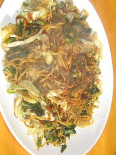 野菜たっぷり!カブの葉de焼きそば-レシピのメイン写真