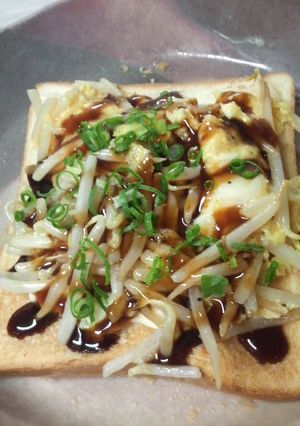 しゃきしゃきもやしと卵のお好みトースト-レシピのメイン写真