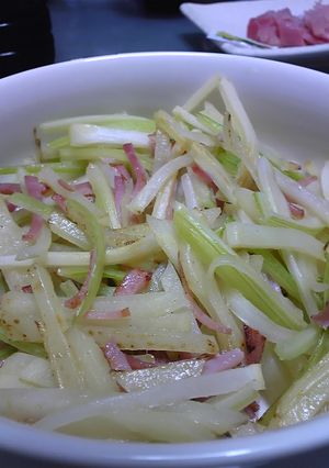 セロリとじゃが芋のシャキシャキ塩きんぴら-レシピのメイン写真