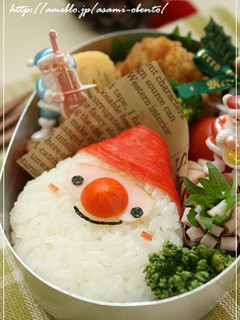 キャラ弁☆クリスマスに簡単サンタおにぎり-レシピのメイン写真